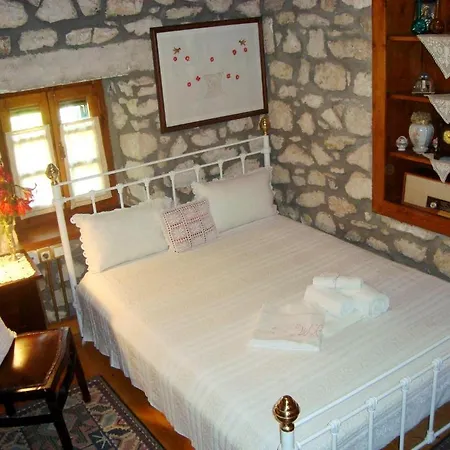 The Stone House Villa Aszprojerakáta